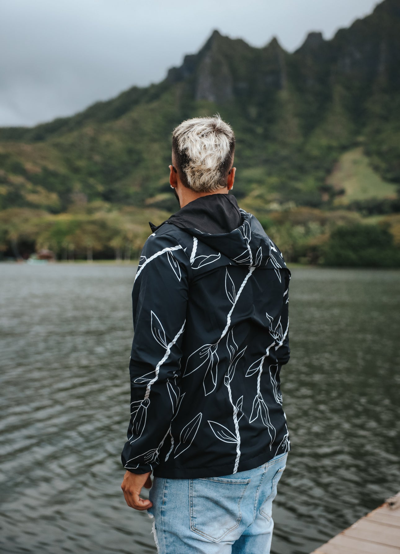 BLACK TI LEAF LEI JACKET